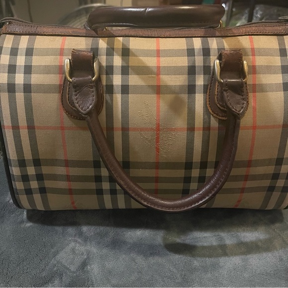Authentic Vintage Burberrys Boston Bag - Picture 5 of 8